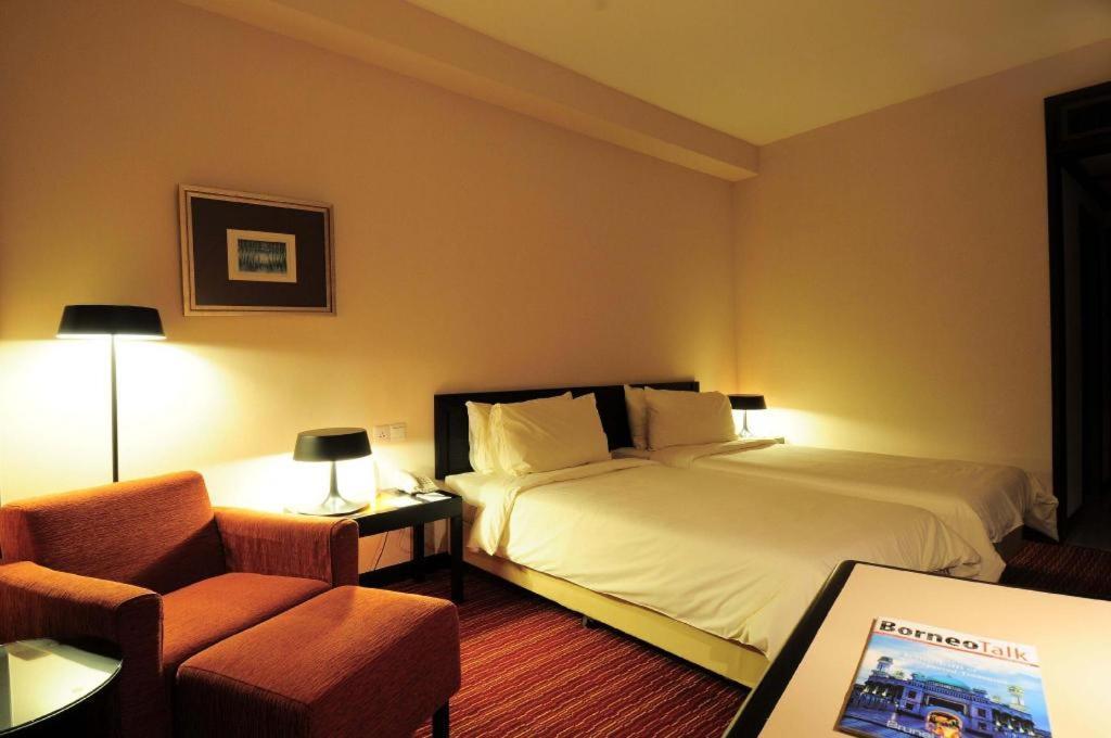 Tanahmas The Sibu Hotel Buitenkant foto