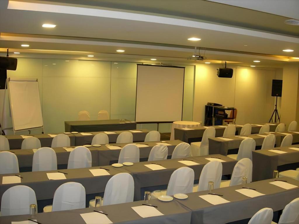 Tanahmas The Sibu Hotel Buitenkant foto