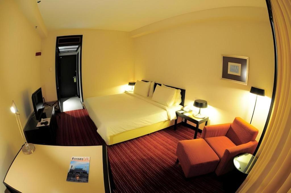 Tanahmas The Sibu Hotel Buitenkant foto